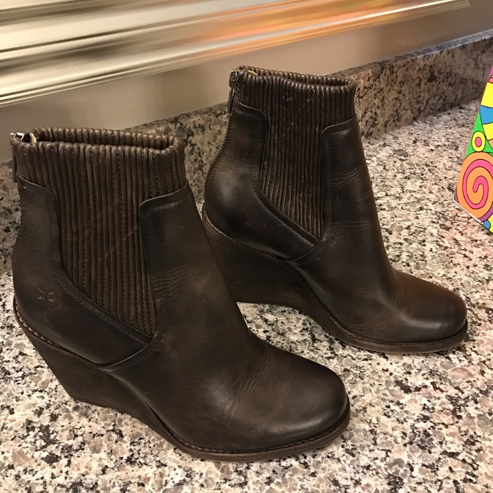 Frye Carrie Boot Women 7.5 US Wedge Heel Brown